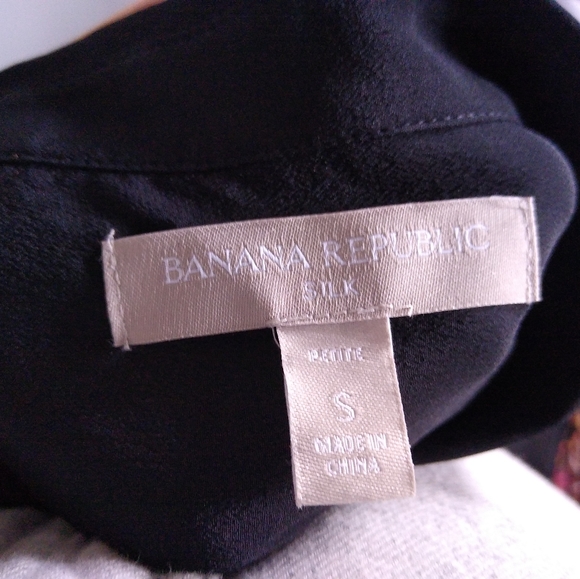 BANANA REPUBLIC Solid Black Long Sleeve Blouse - Picture 6 of 7